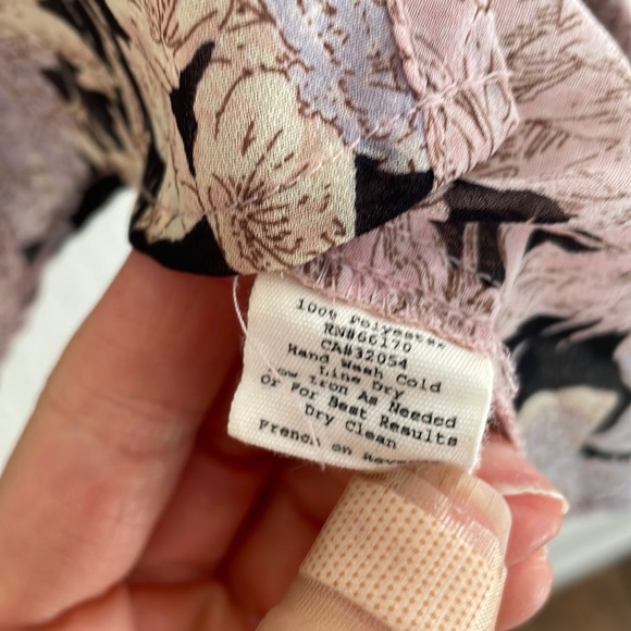 LUX Floral Butterfly Sleeve Top - Picture 9 of 9